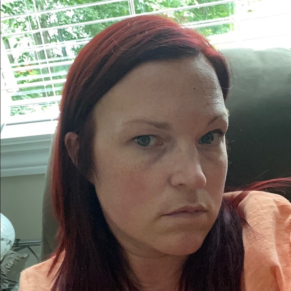 Meet your Posher, Stephanie - Picture 1 of 1